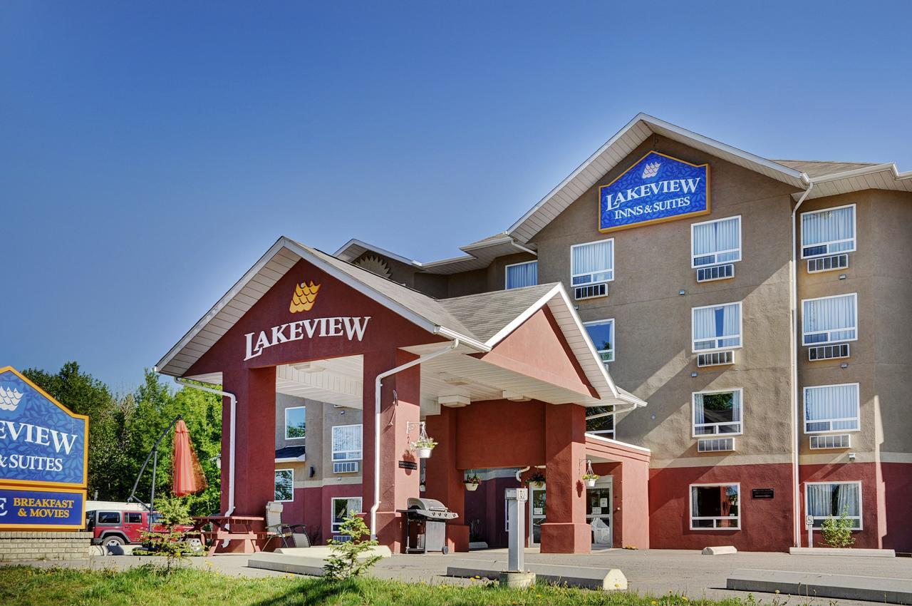 Lakeview Inns & Suites - Chetwynd Exteriör bild